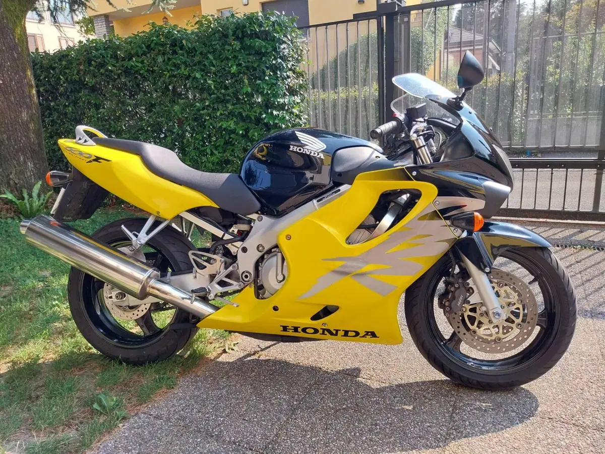 Honda CBR 600 F (1999 - 00) (5)