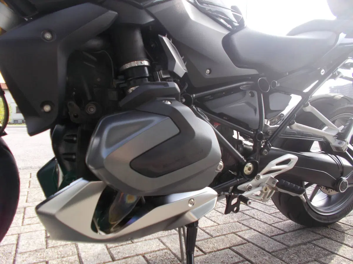 Bmw R 1250 R (2021 - 25) (4)