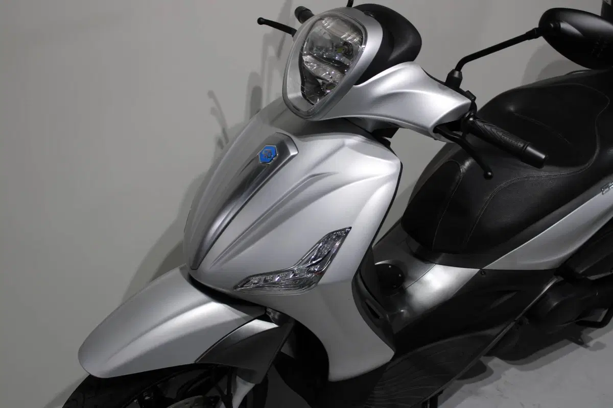 Piaggio Beverly 350 ABS (2016 - 20) (5)