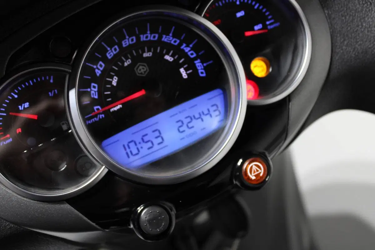 Piaggio Beverly 350 ABS (2016 - 20) (7)