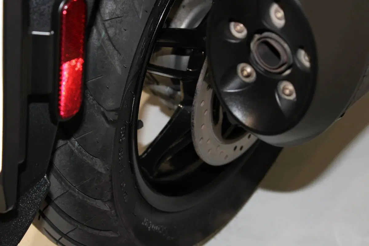 Piaggio Beverly 350 ABS (2016 - 20) (8)