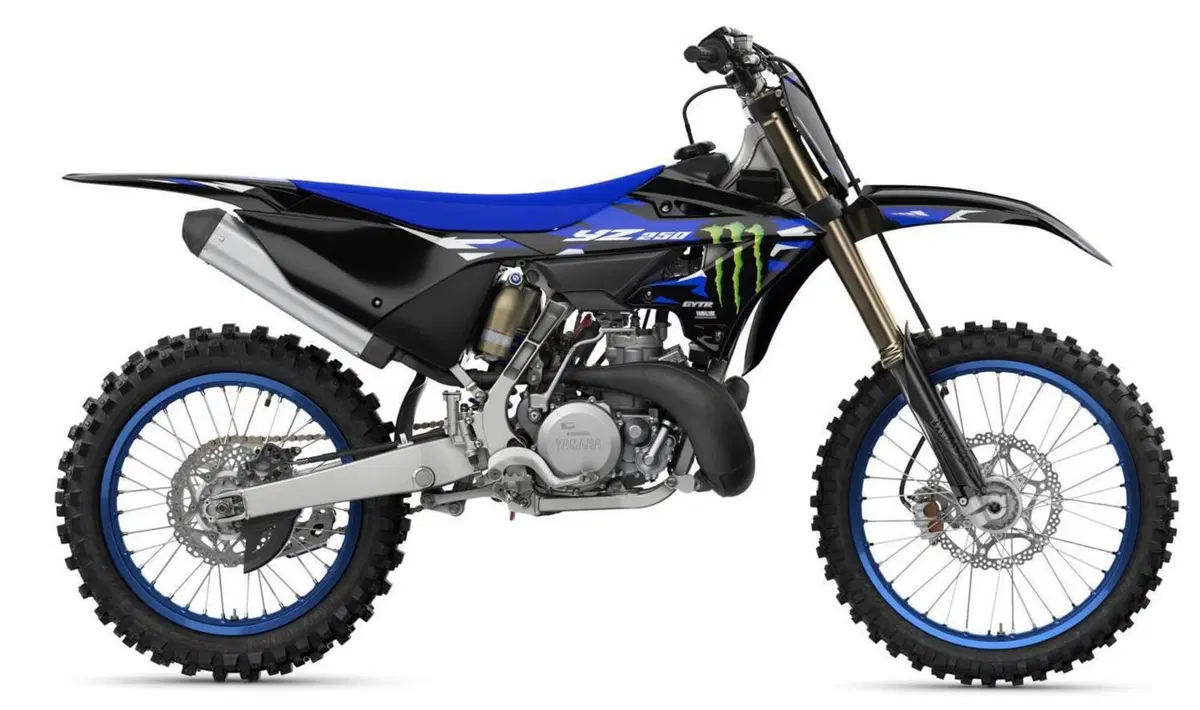 Yamaha YZ 250 Monster Energy Yamaha Racing Edition (2027) (2)