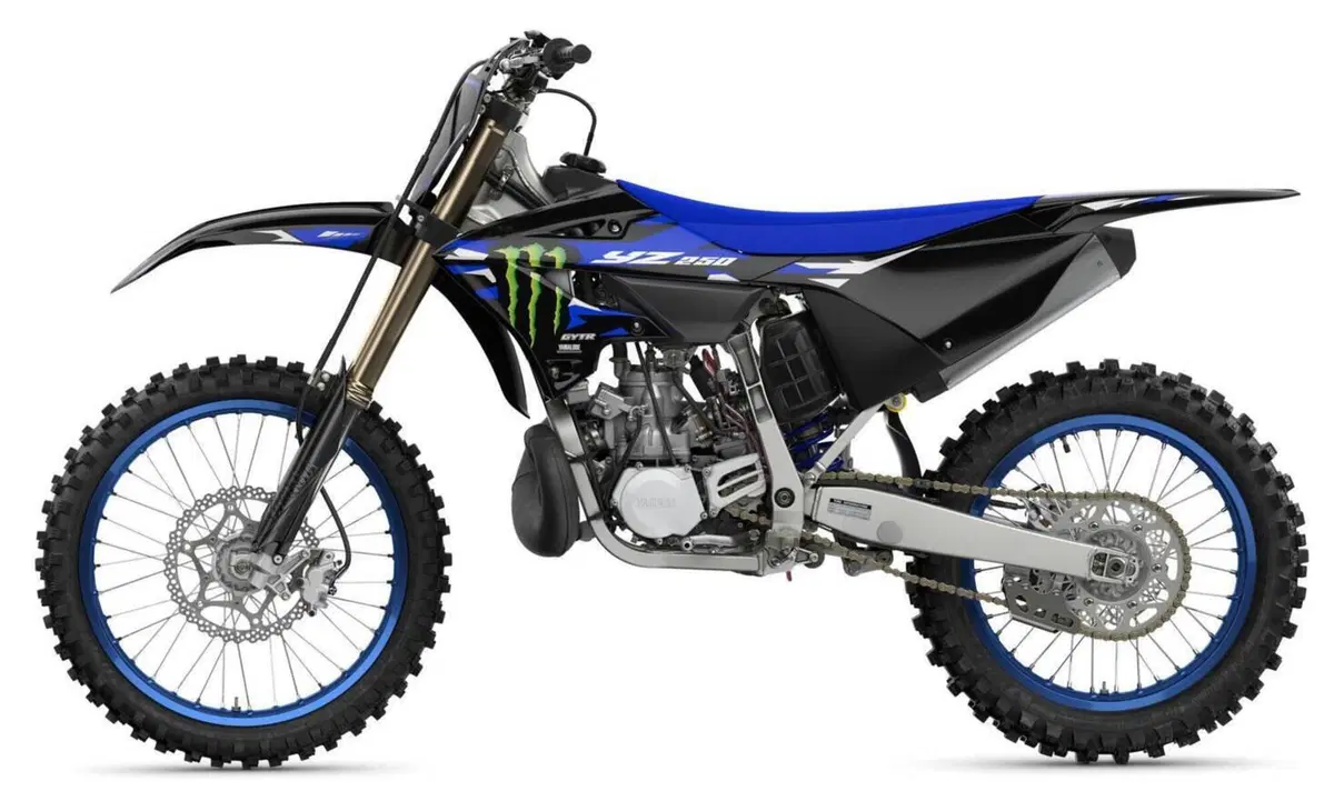 Yamaha YZ 250 Monster Energy Yamaha Racing Edition (2027) (3)