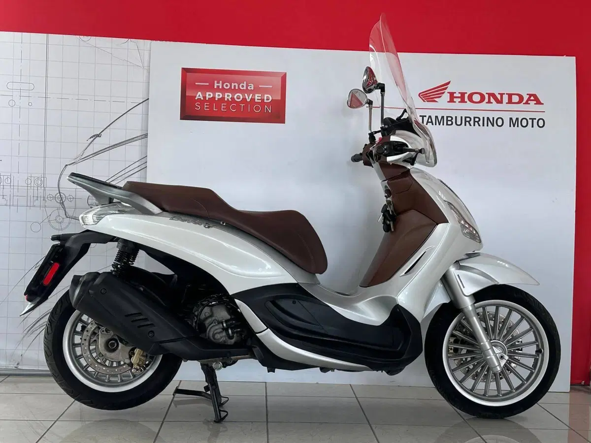 Piaggio Beverly 300 i.e. ABS-ASR (2016 - 20) (2)