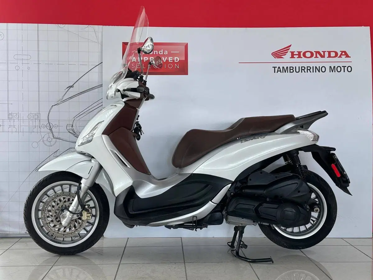 Piaggio Beverly 300 i.e. ABS-ASR (2016 - 20) (3)