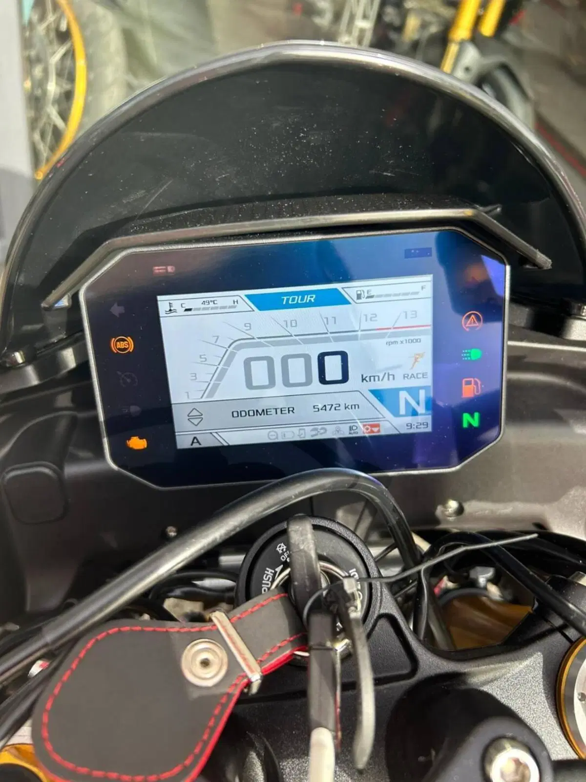 Aprilia Tuono V4 Factory SE-09 SBK (2024) (5)