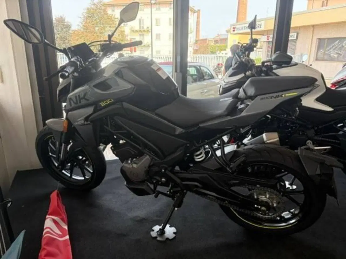 CFMOTO 300NK (2021 - 26)