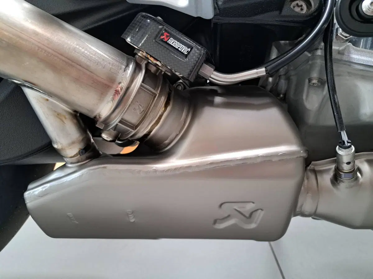Bmw M 1000 RR (2025 - 27) (4)