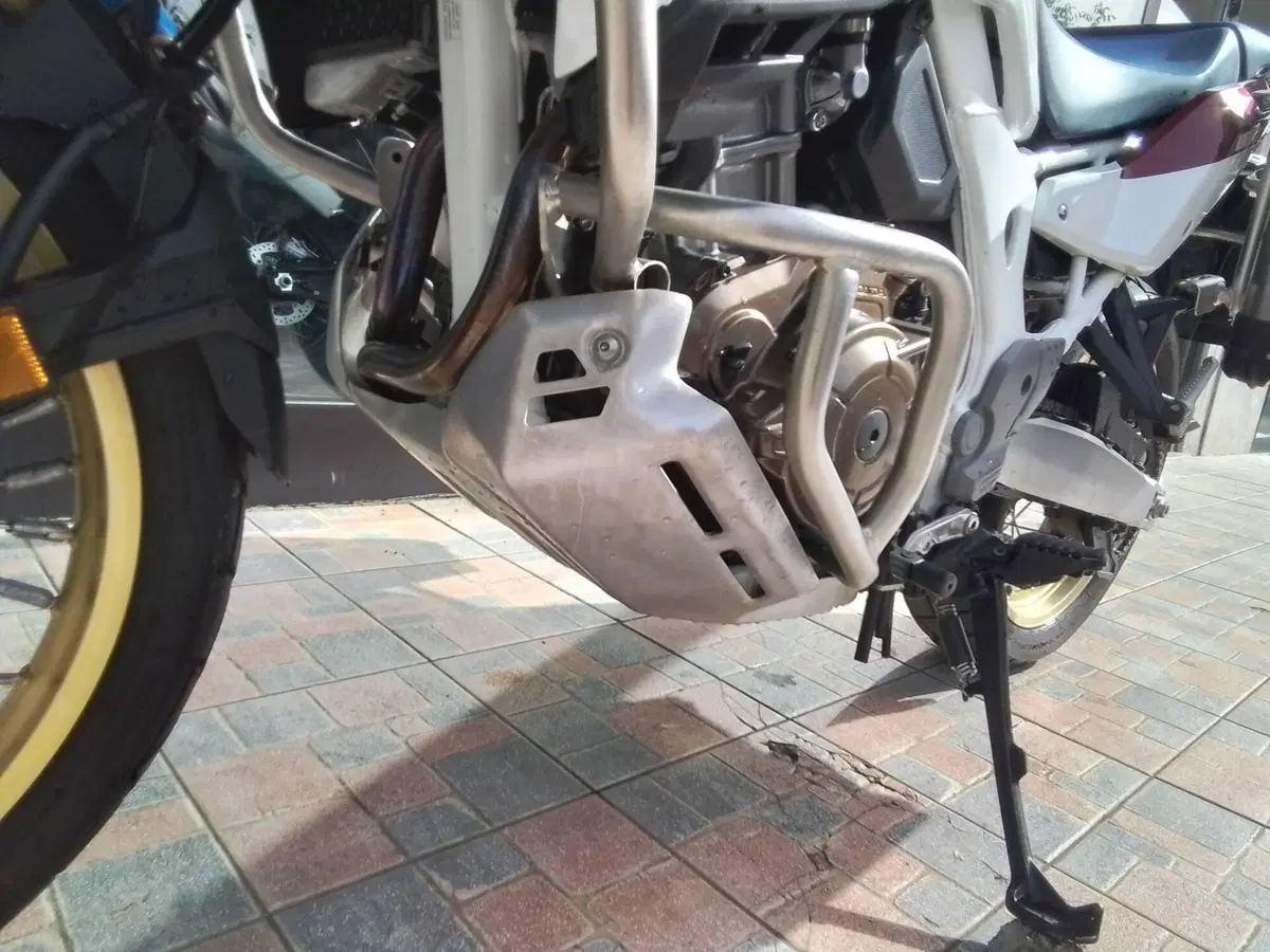 Honda Africa Twin CRF 1000L Adventure Sports Travel Edition (2019) (4)