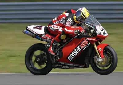 In vendita la Ducati 998RS con cui Steve Hislop vinse il titolo BSB nel 2002