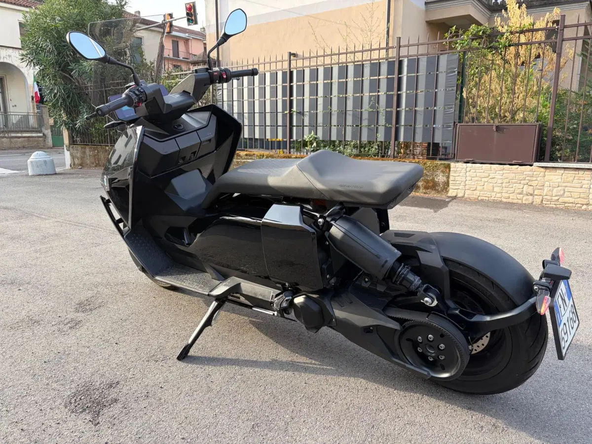 Bmw CE 04 (2021 - 25) (3)