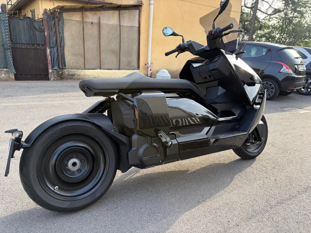 Bmw CE 04 (2021 - 25) (4)