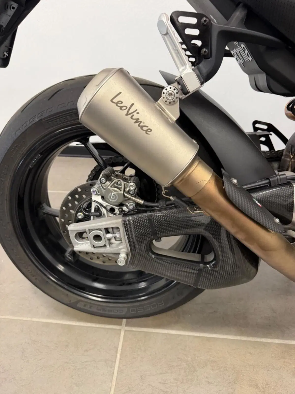 Aprilia Tuono V4 Factory SE-09 SBK (2024) (12)