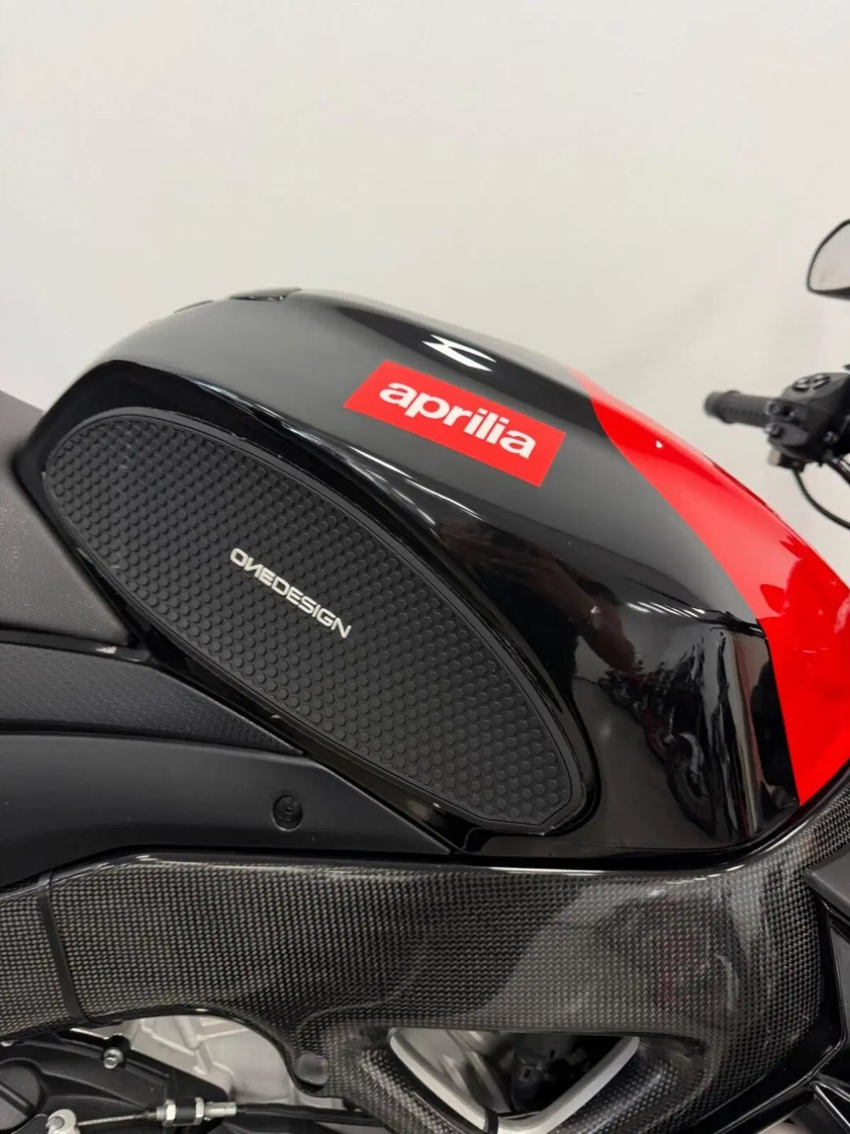 Aprilia Tuono V4 Factory SE-09 SBK (2024) (13)