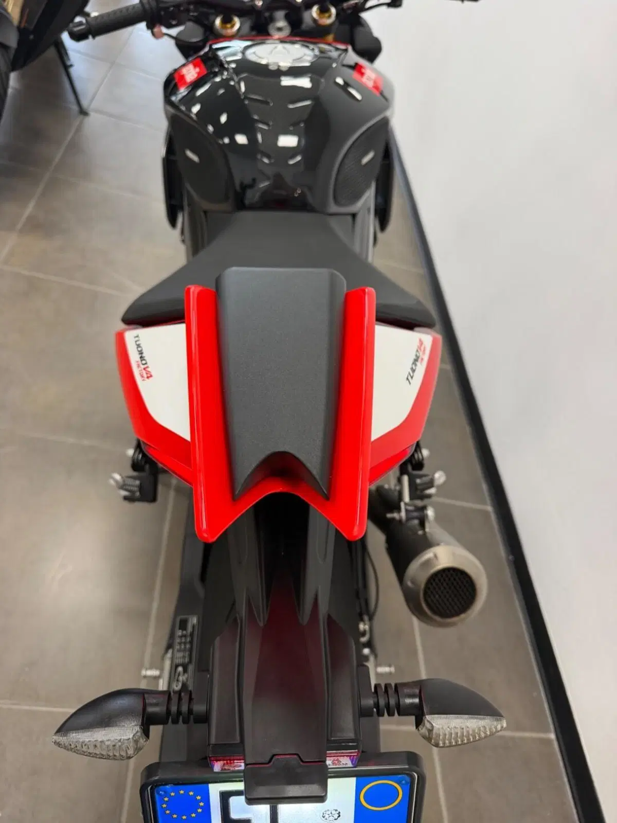 Aprilia Tuono V4 Factory SE-09 SBK (2024) (18)