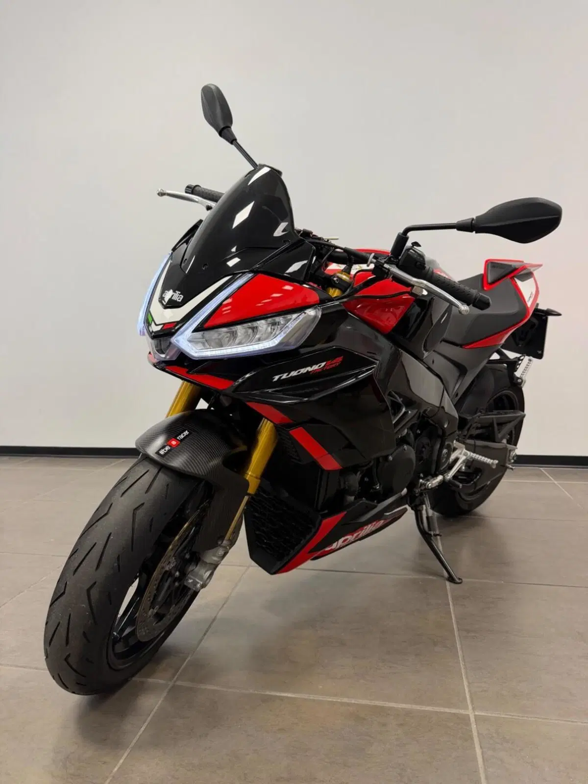 Aprilia Tuono V4 Factory SE-09 SBK (2024) (3)