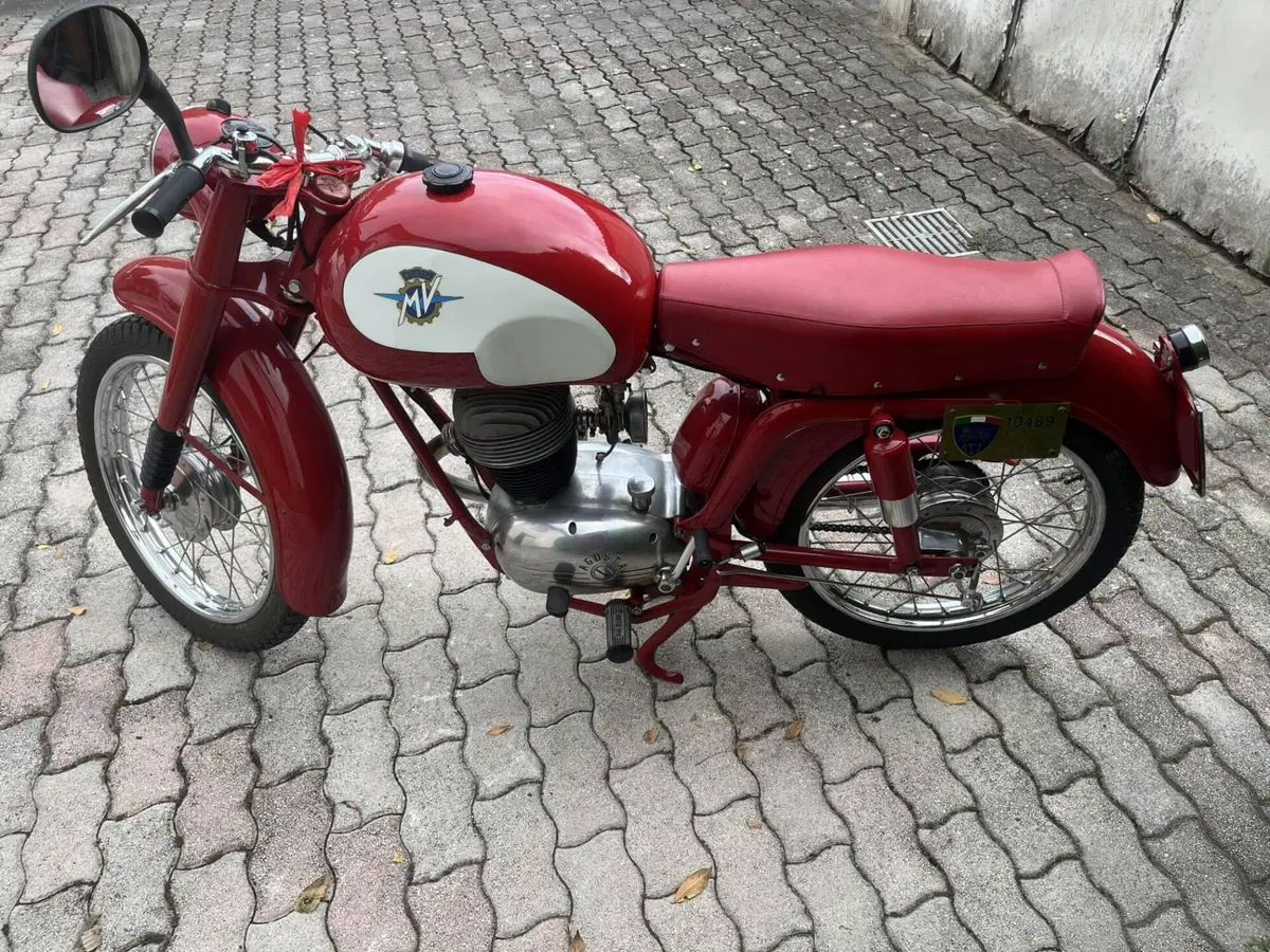 Aprilia MV AGUSTA (13)