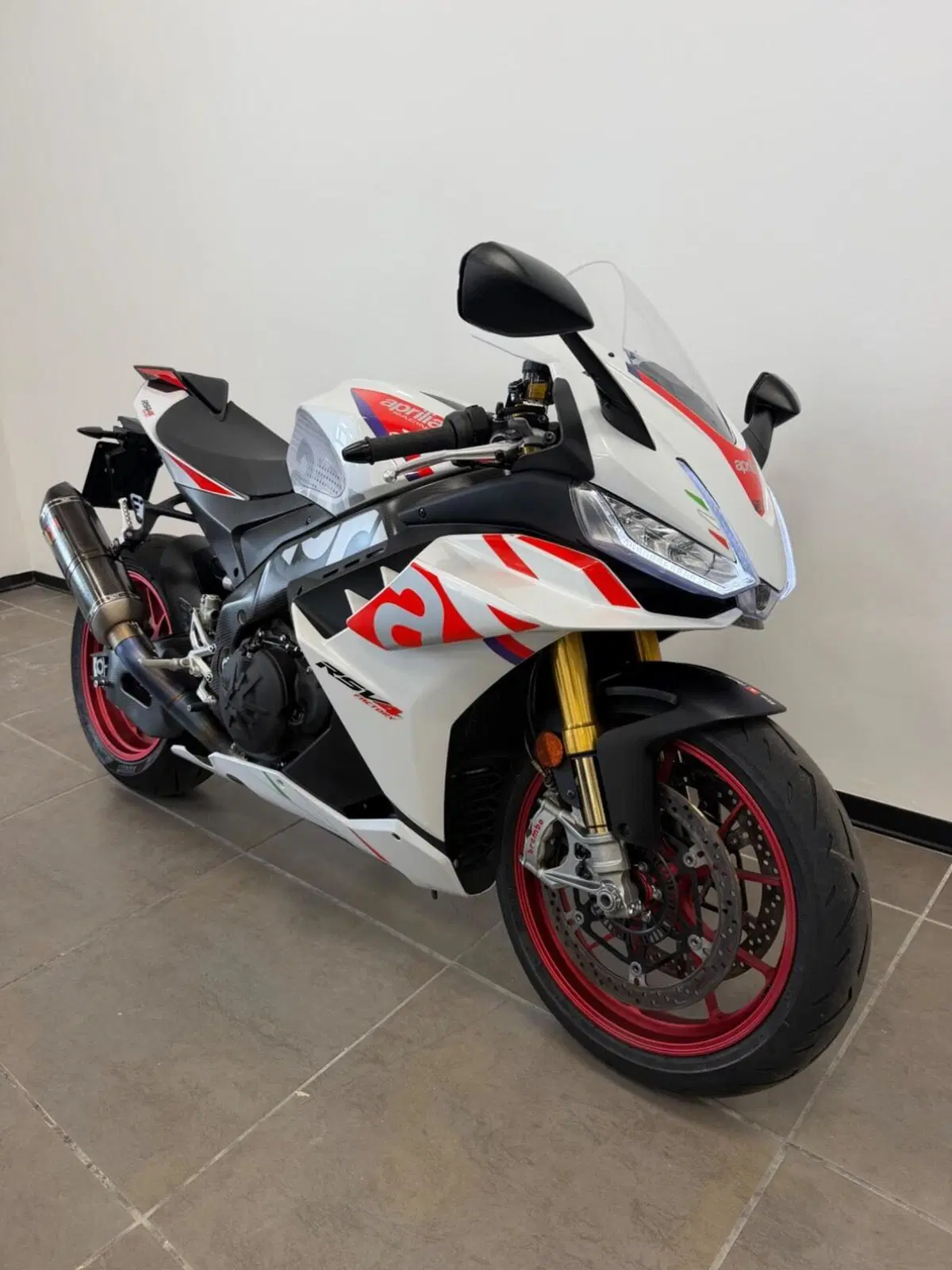 Aprilia RSV4 1100 Factory Speed White (2023 - 24) (9)