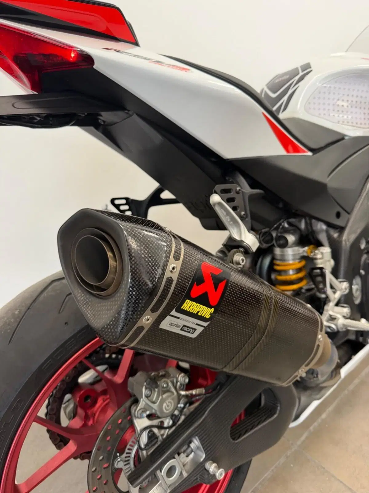 Aprilia RSV4 1100 Factory Speed White (2023 - 24) (15)