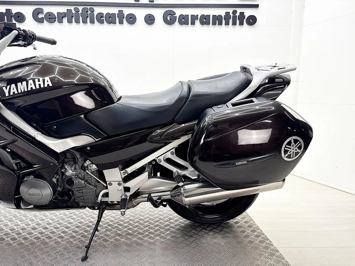Yamaha FJR 1300 (2001 - 03) (17)