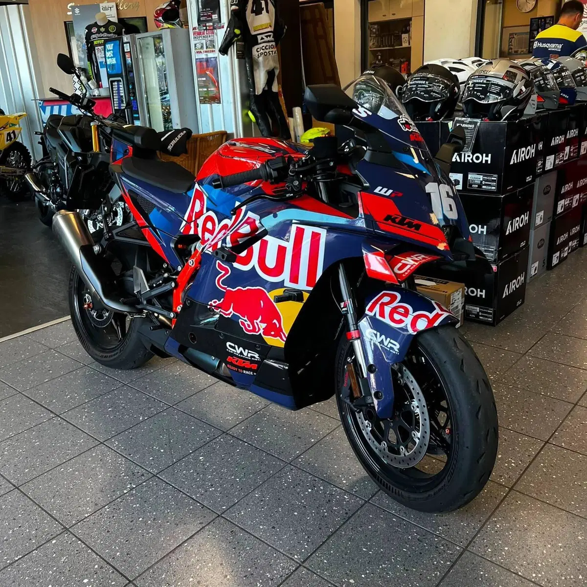 KTM 990 RC R (2026) (4)