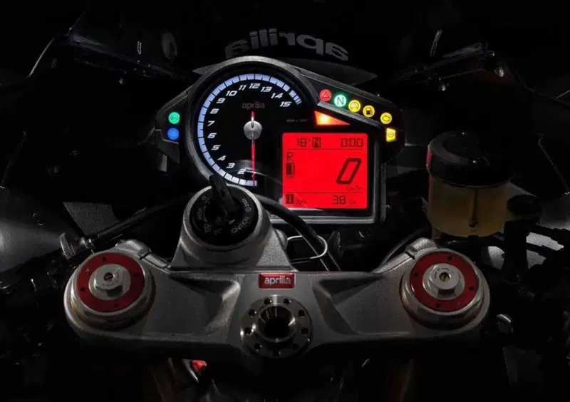 Aprilia RSV4 RSV4 RR ABS (2015 - 17) (6)