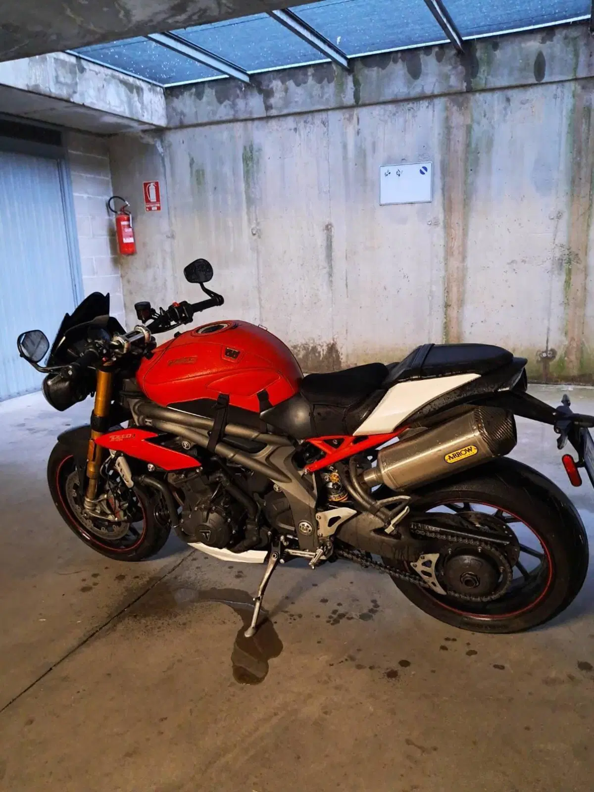 Triumph Speed Triple 1050 R ABS (2016 - 17)