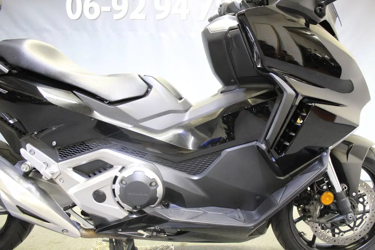 Honda Forza 750 DCT Urban (2021 - 24) (9)