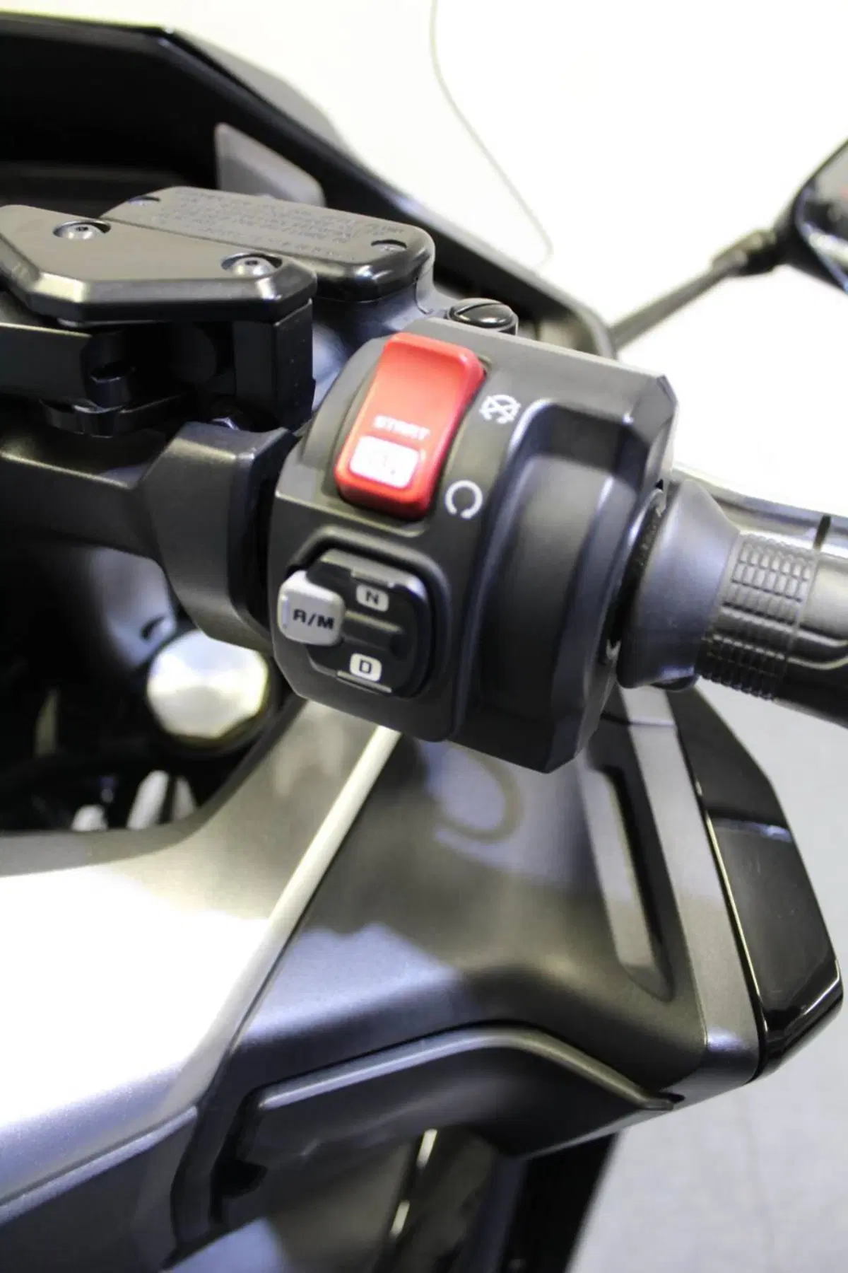 Honda Forza 750 DCT Urban (2021 - 24) (11)
