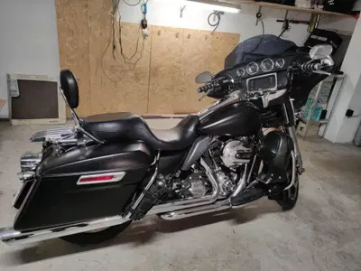 Harley-Davidson 1690 Street Glide Special (2014 - 16) - FLHX usata