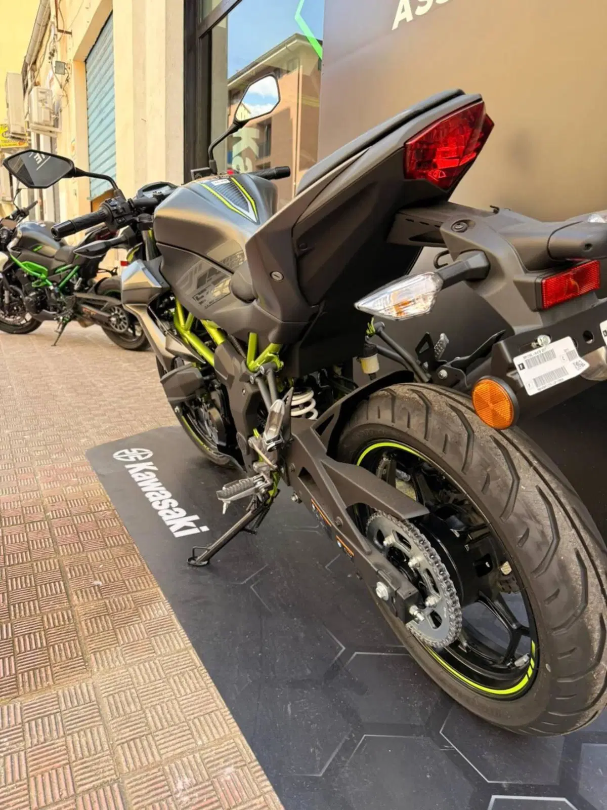 Kawasaki Z 125 (2021 - 24) (6)