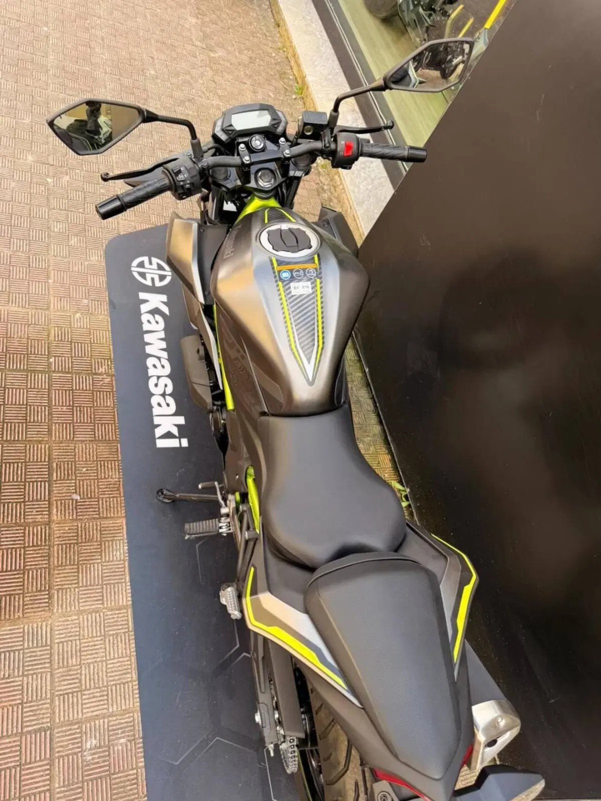 Kawasaki Z 125 (2021 - 24) (7)