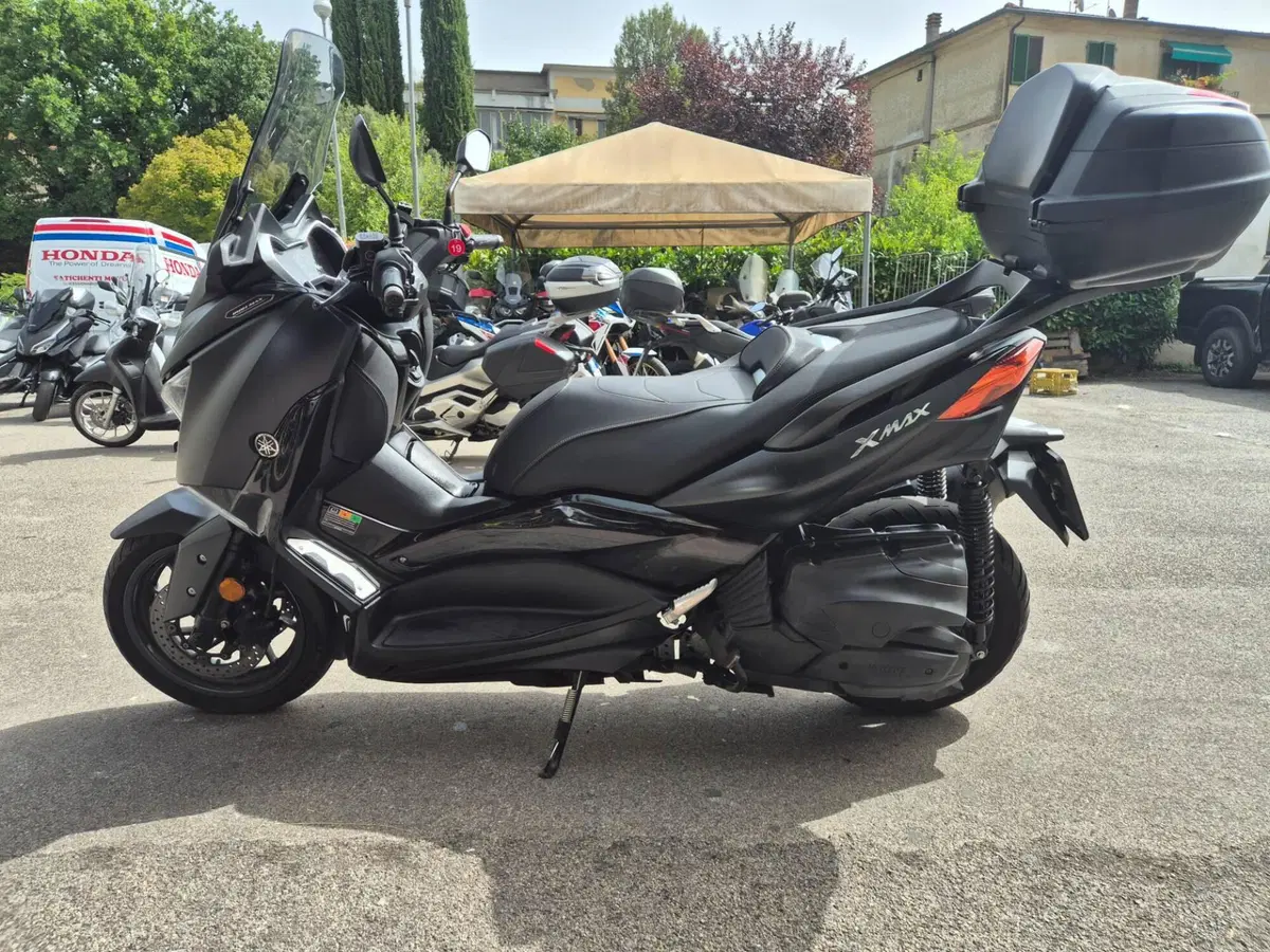 Yamaha X-Max 400 Iron Max (2019 - 20) (2)