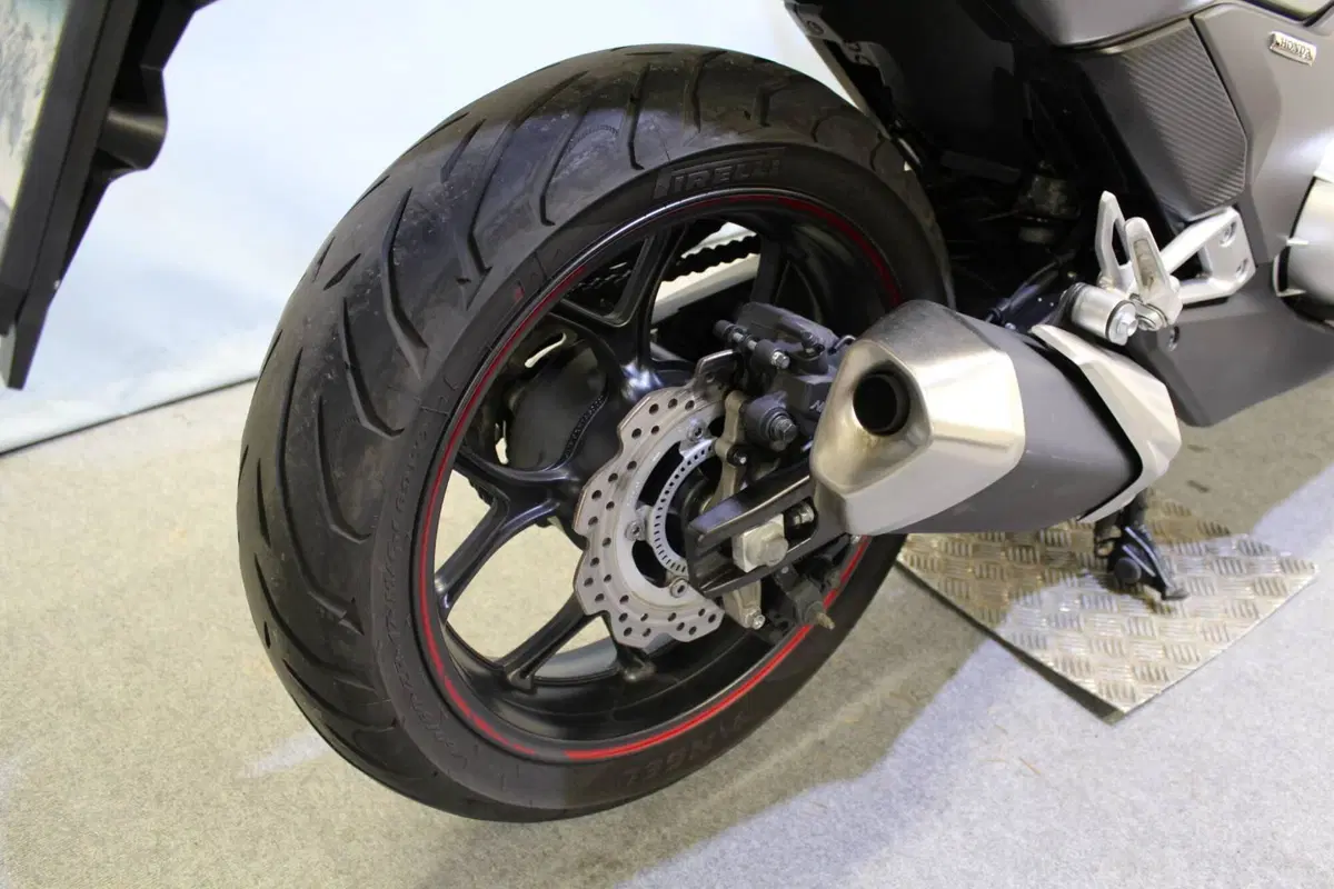 Honda Integra 750 DCT Sport (2017) (6)