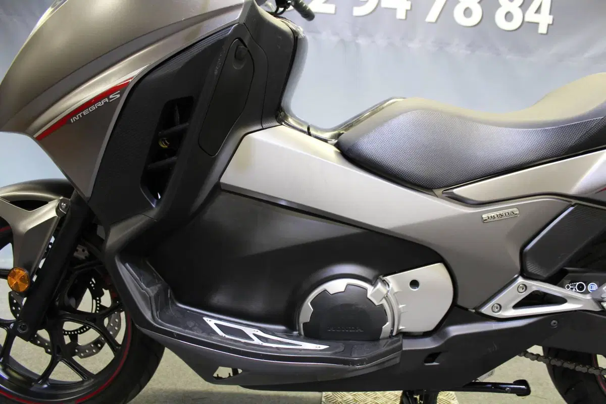 Honda Integra 750 DCT Sport (2017) (18)