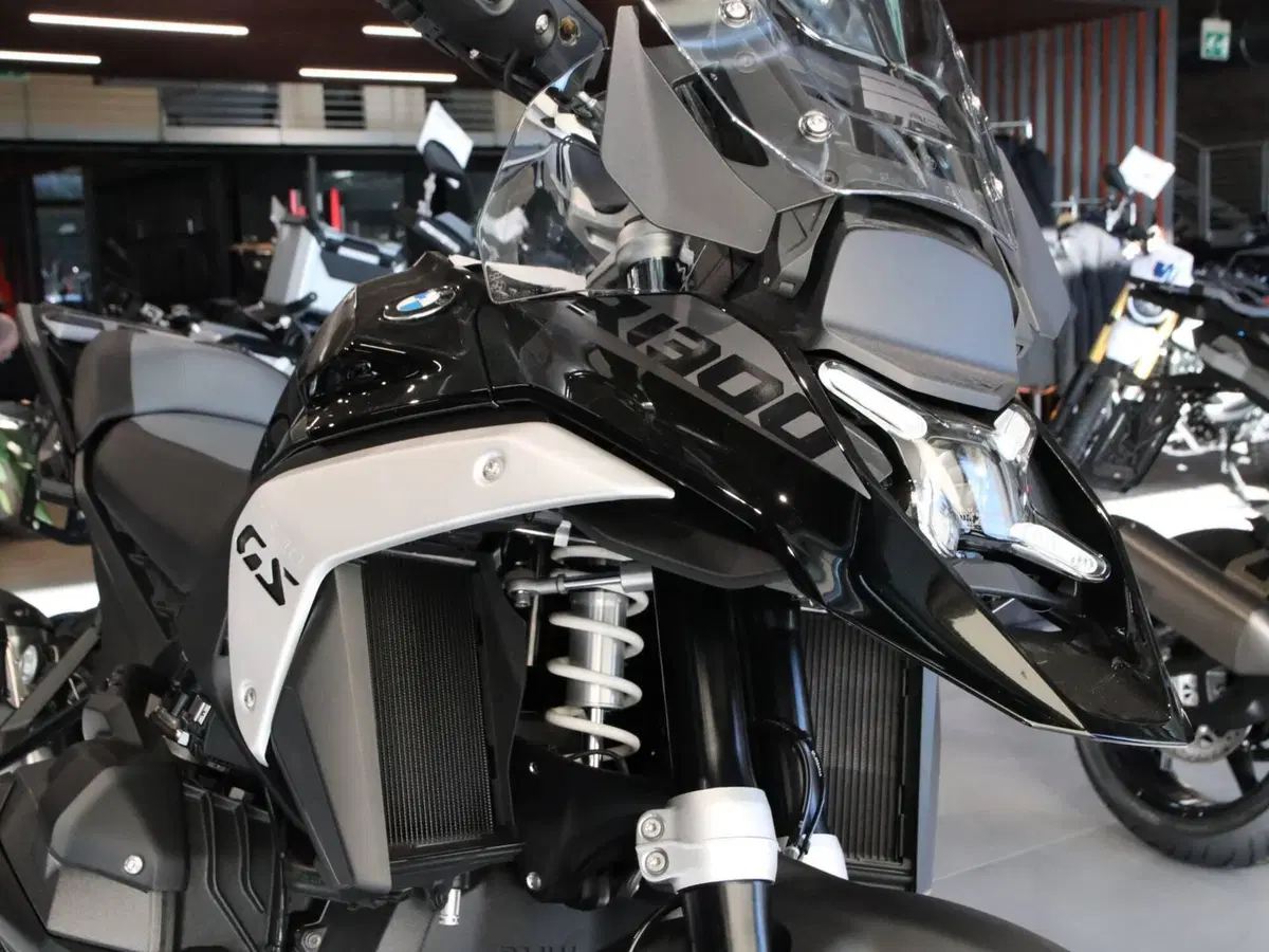 Bmw R 1300 GS Triple Black (2023 - 26) (4)