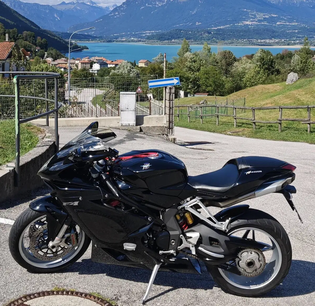 MV Agusta F4 1000 (2010 - 15) (2)