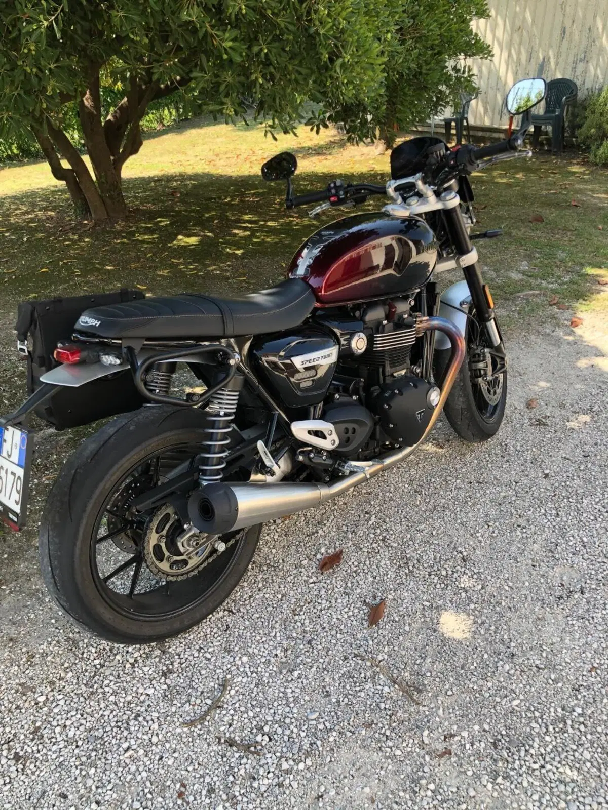 Triumph Speed Twin 1200 Stealth Edition (2024) (4)