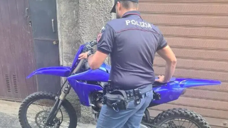 Treviso, tre 16enni fermati: uno guidava una moto da cross, senza patente, targa e assicurazione