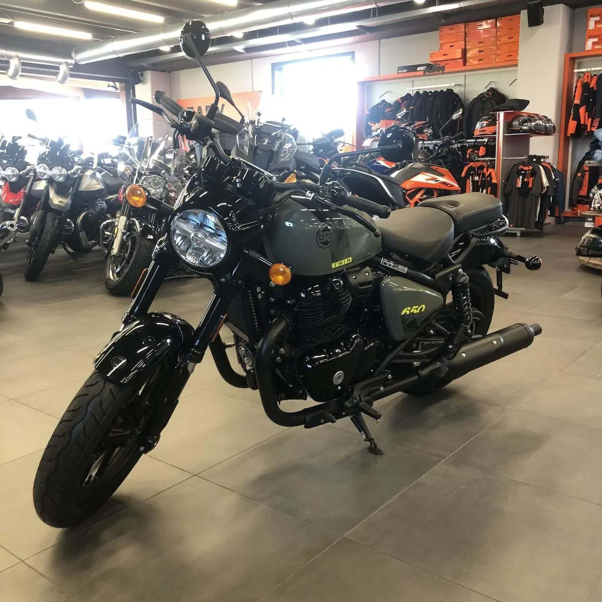 Royal Enfield Shotgun 650 (2024 - 26) (3)