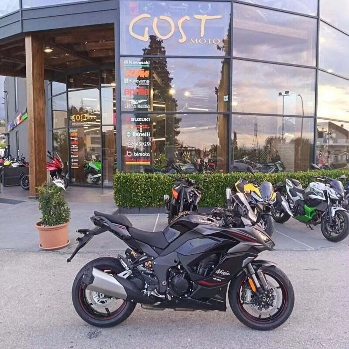 Kawasaki Ninja 1100 SX SE (2025 - 26) (2)