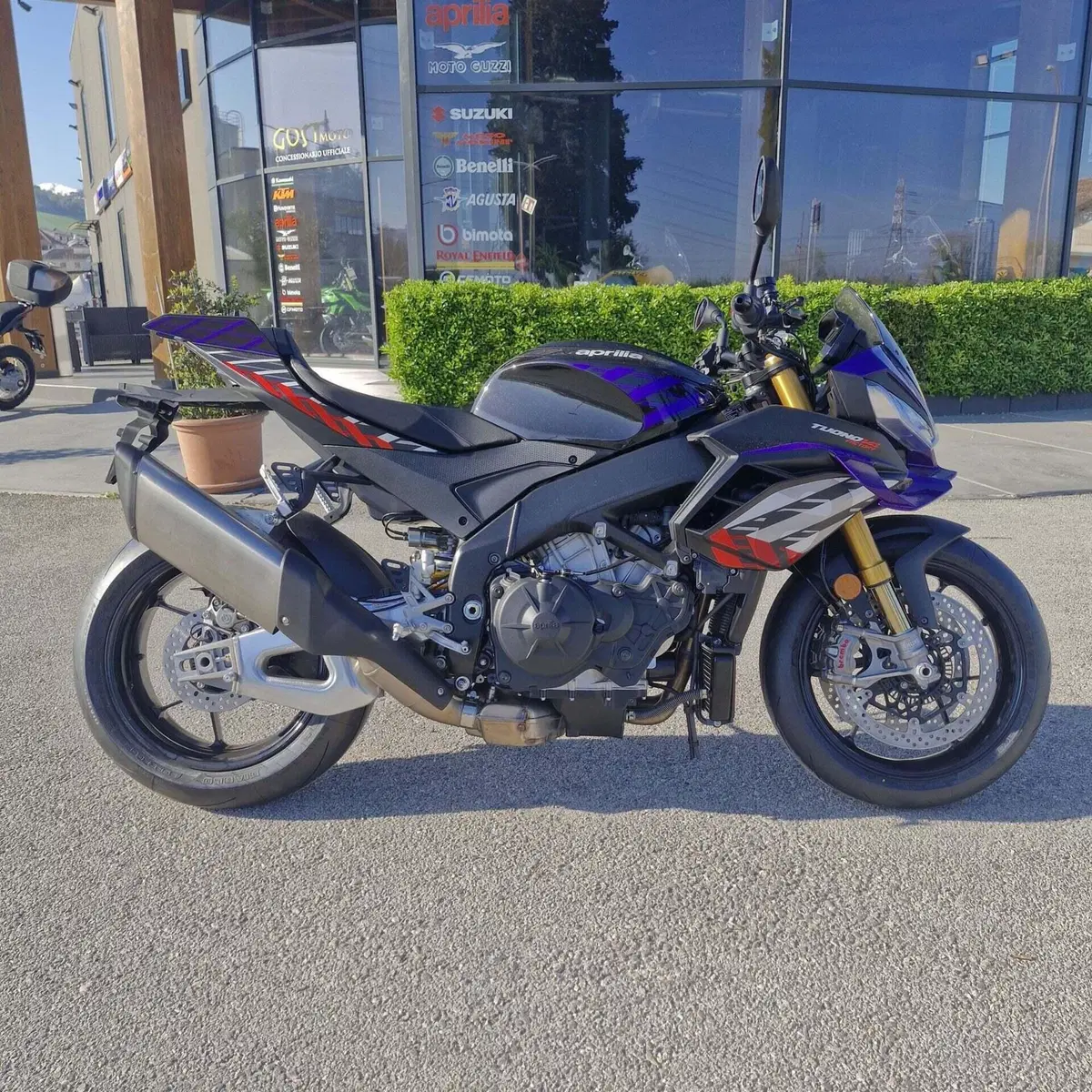 Aprilia Tuono V4 Factory (2025 - 26) (2)