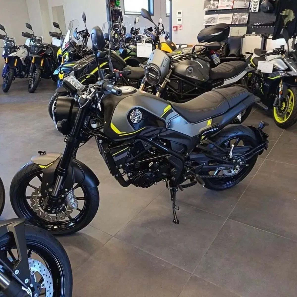 Benelli Leoncino 250 (2021 - 25) (3)