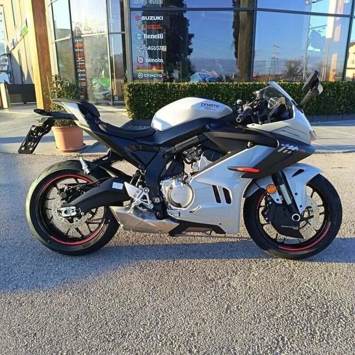 CFMOTO 675SR-R (2025 - 26) (3)
