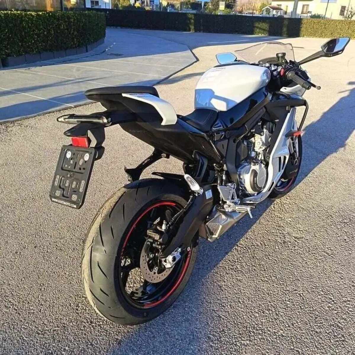 CFMOTO 675SR-R (2025 - 26) (8)