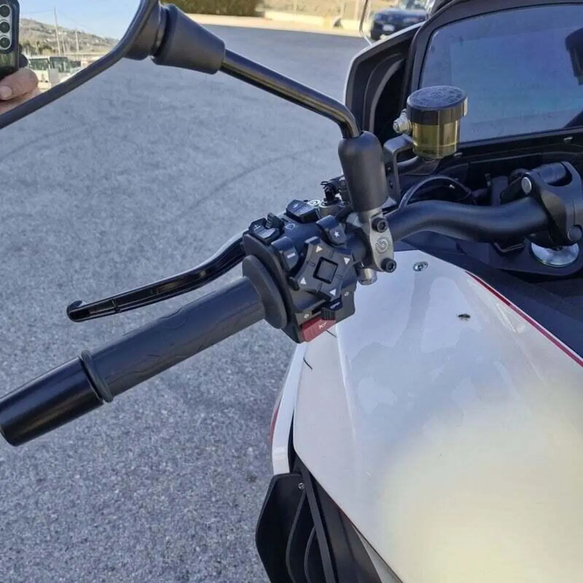 Moto Morini X-Cape 1200 (2026) (12)