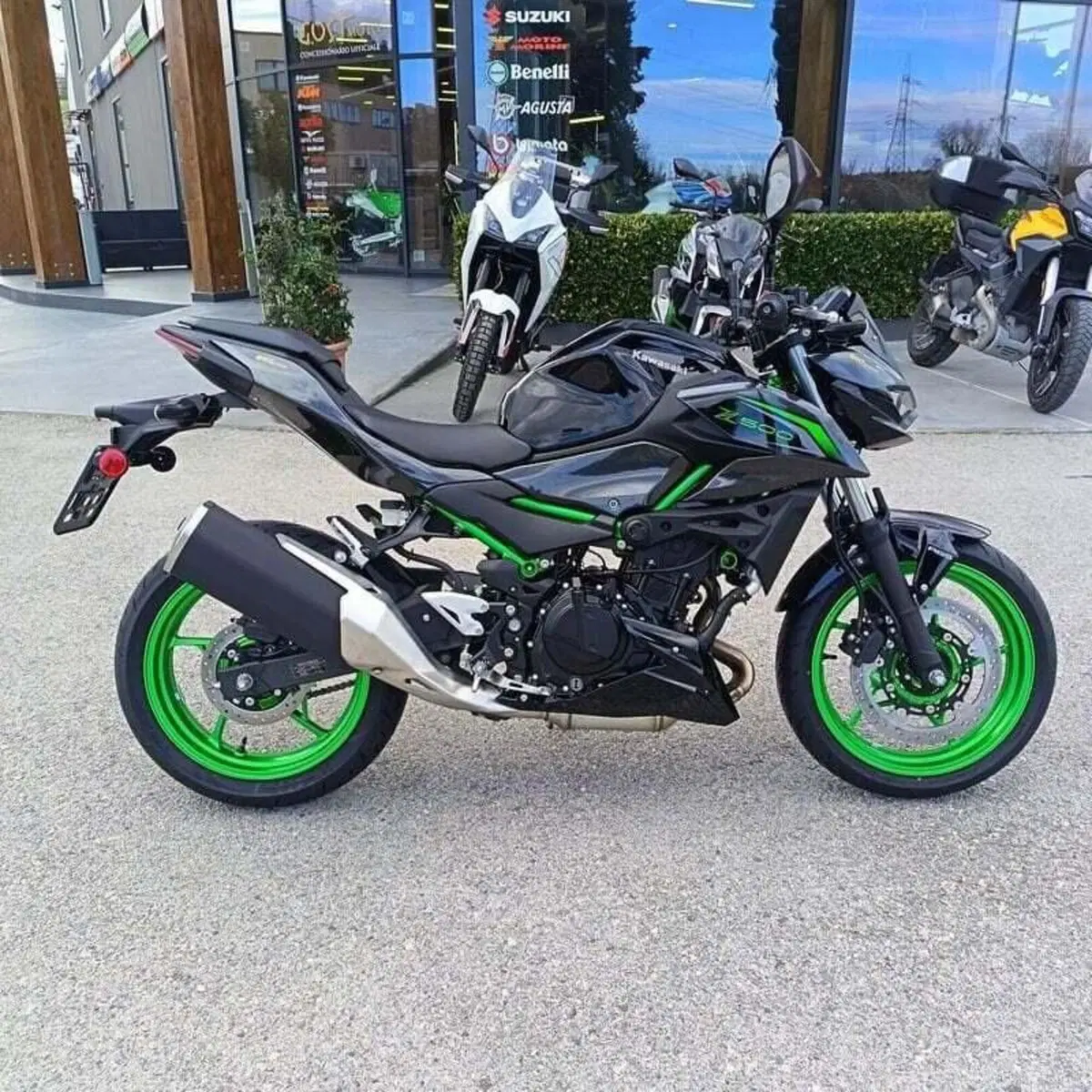 Kawasaki Z 500 SE (2024 - 26) (3)