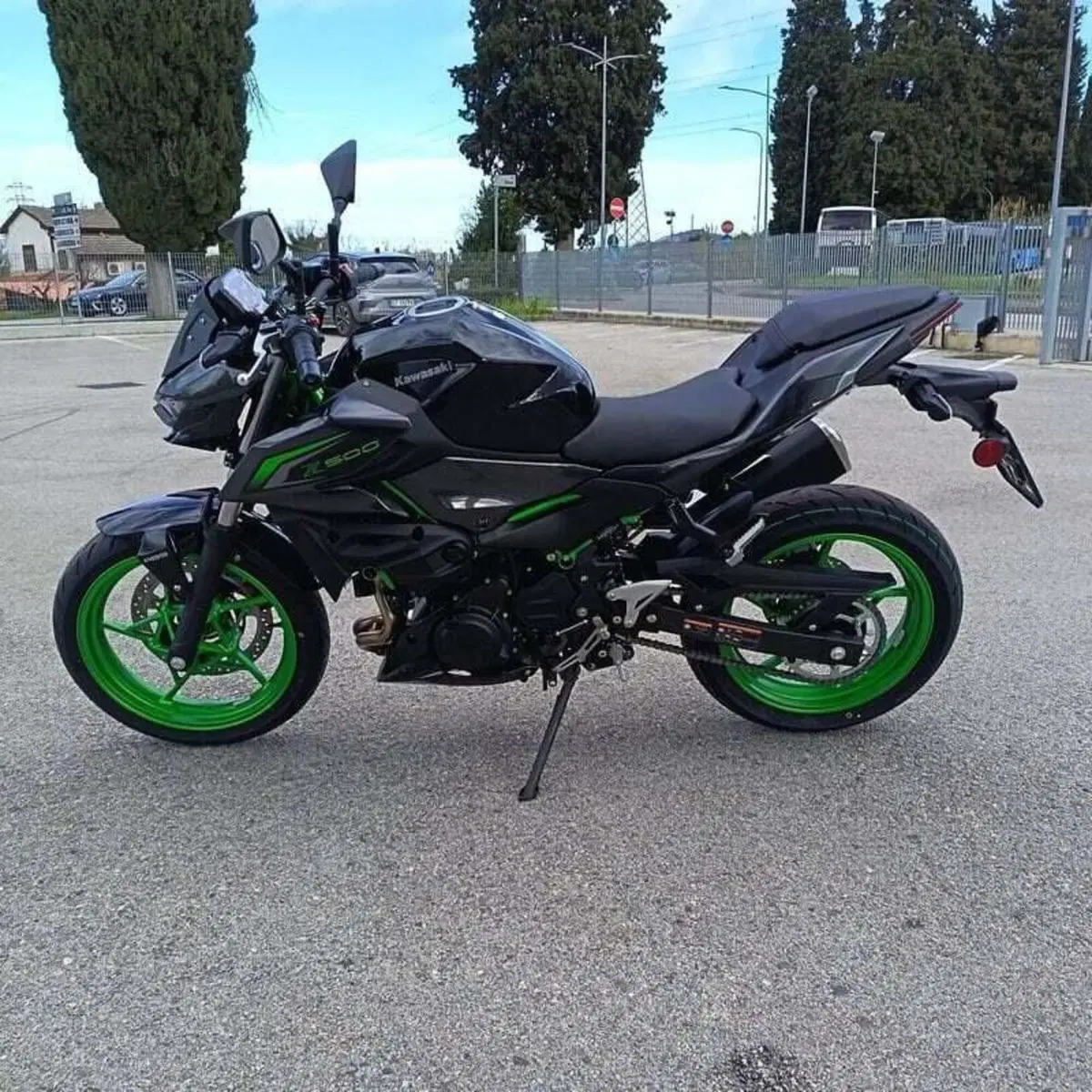 Kawasaki Z 500 SE (2024 - 26) (6)
