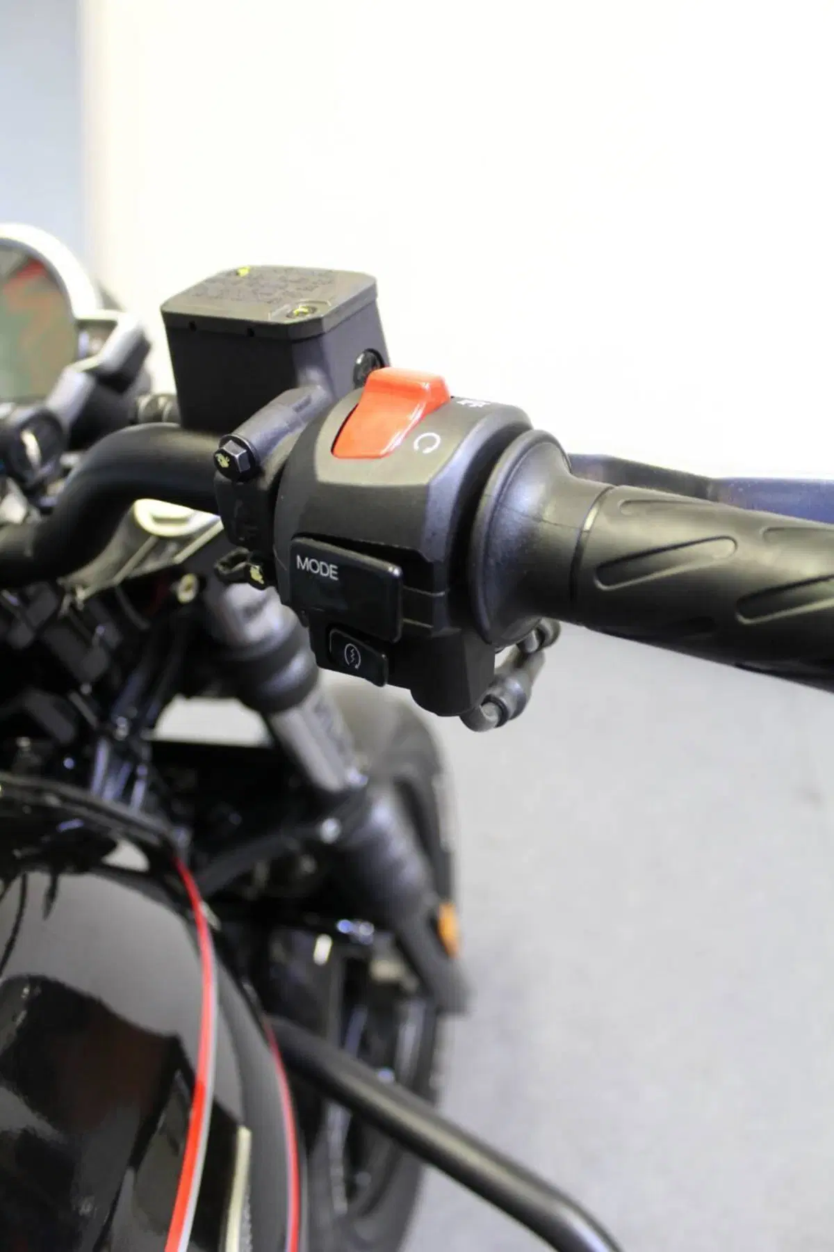 Moto Guzzi V7 Stone Special Edition (2022 - 25) (11)
