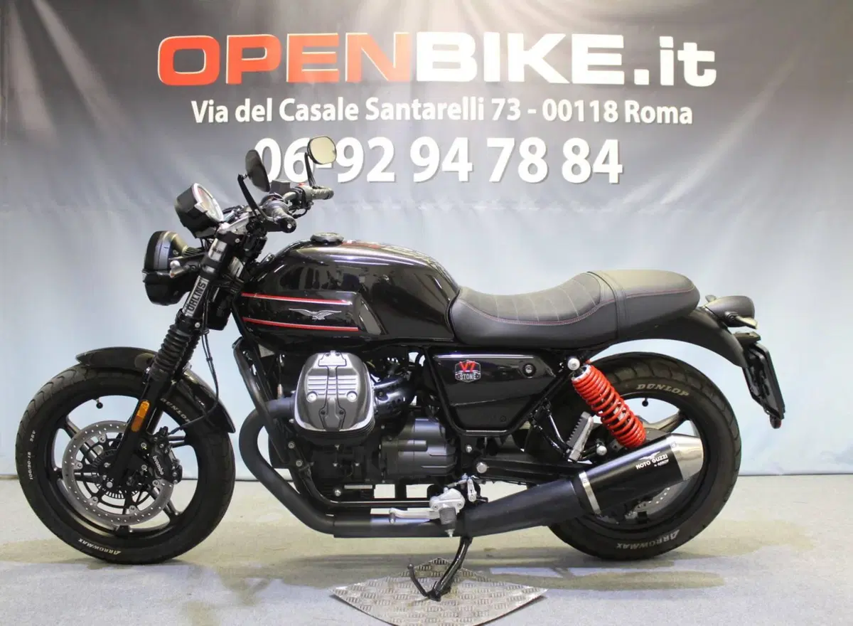 Moto Guzzi V7 Stone Special Edition (2022 - 25) (2)